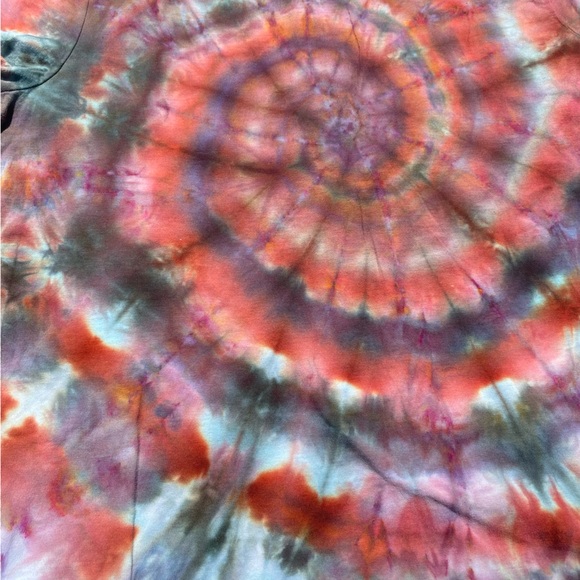 Handmade NEW Minnesota Tie-Dye T-Shirt - Picture 8 of 10